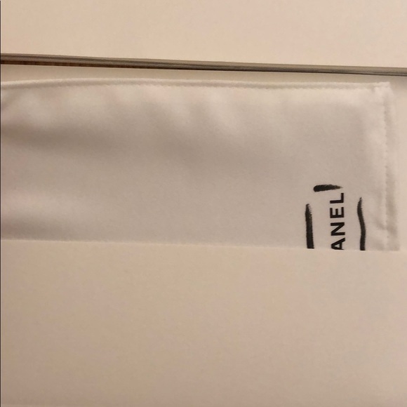 CHANEL booklet  + small size dust bag - Picture 4 of 4